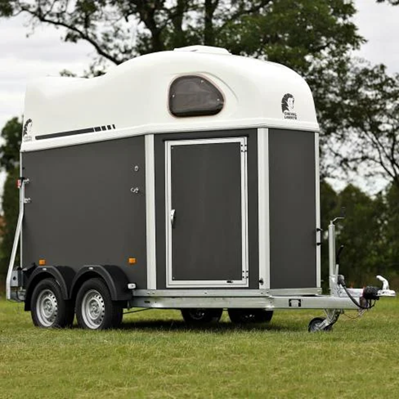 Pferdeanhänger – Gold First Liberty Horse Van